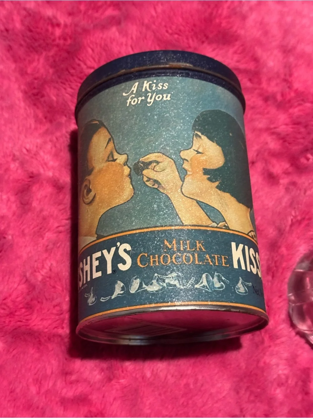 Milk Chocolate Decorative Bath Tin - Pink